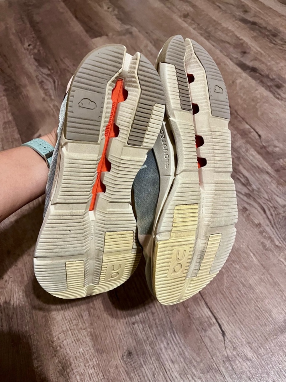 On Women's Cloudnova Wrap Velcro Low Top Sneakers Gray, Peach & Orange Sz 9.5 - Picture 5 of 6